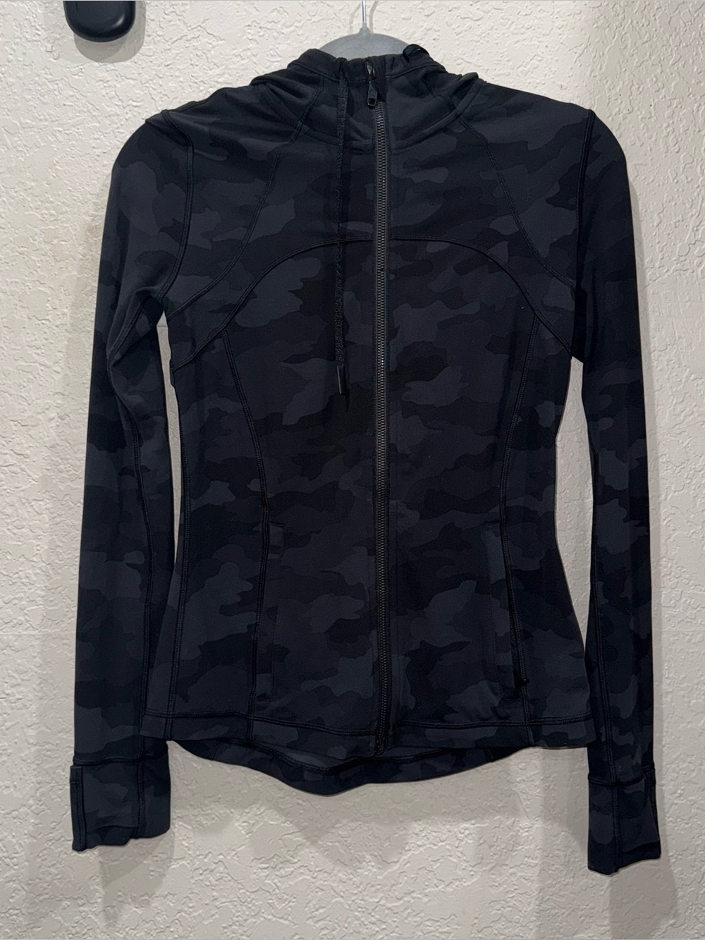 Lululemon define size 4